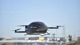 Uçan arabalar ilk kez semalarda göründü!