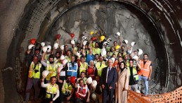 Kocaeli metrosu için önemli gün; Tünelin iki ucu birleşti!