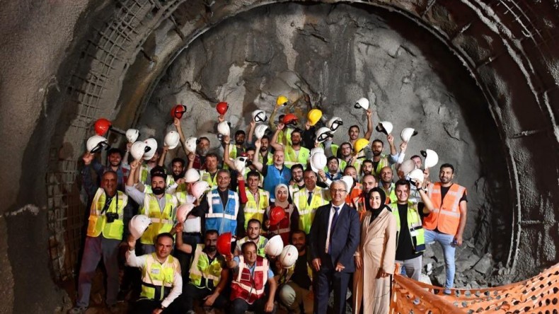 Kocaeli metrosu için önemli gün; Tünelin iki ucu birleşti!