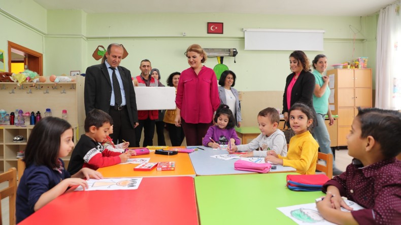 Öğrencilerin bir öğünü İzmit Belediyesinden!