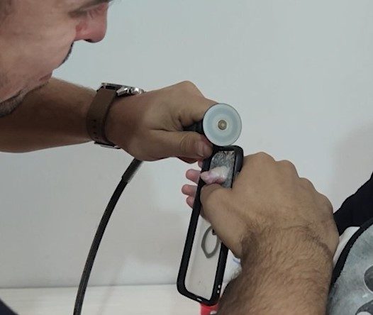 Bebeğin parmağını itfaiye ekipleri kurtardı