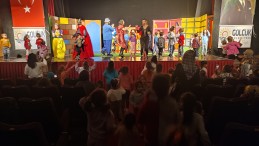 Çocukların tiyatro sevgisi bir başka güzel