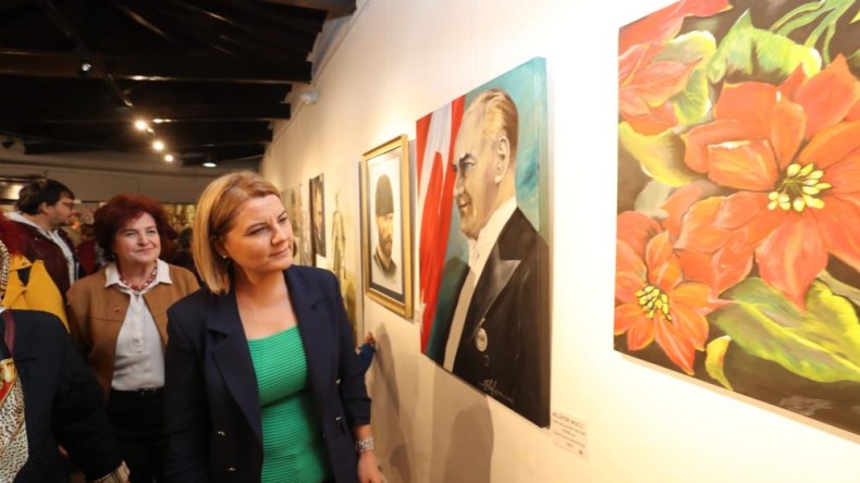 İzmit’te “Cumhuriyet ve Biz” sergisi açıldı