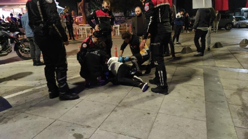 İzmit Kent Meydanı’nda bıçaklı kavga