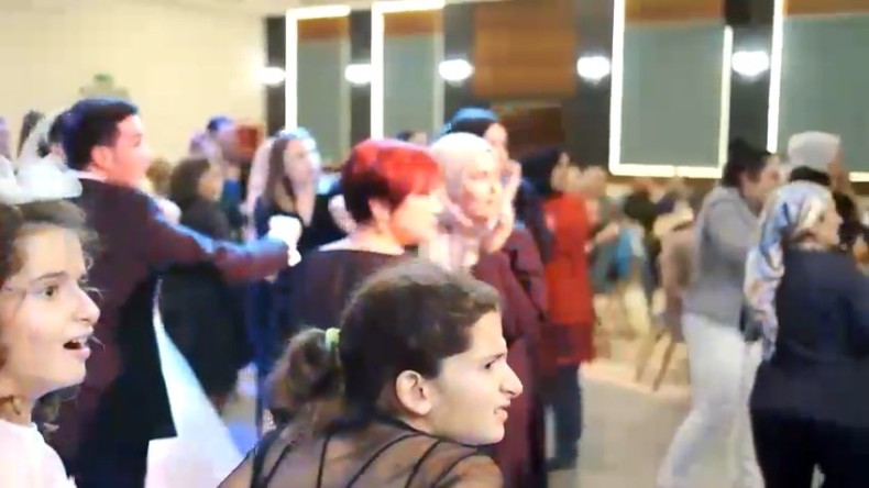 Düğünde büyük panik; Silah sesleri yükseldi