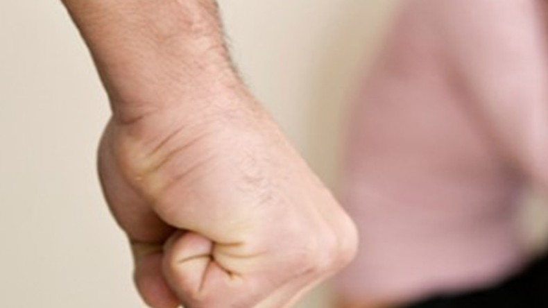 Kardeşi ağabeyini hastanelik etti!