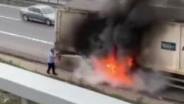 TEM’de kaza; TIR’ın dorsesi alevlere teslim oldu