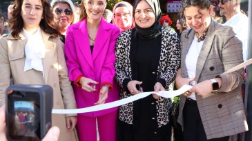 Sonunda… FROZEN YOĞURT İzmit’te; Iceberry Yahya Kaptan’da açıldı