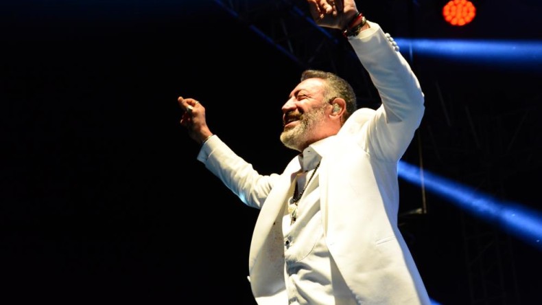 Kocaeli, Cumhuriyet’in 99. yılında Hakan Altun ile coştu