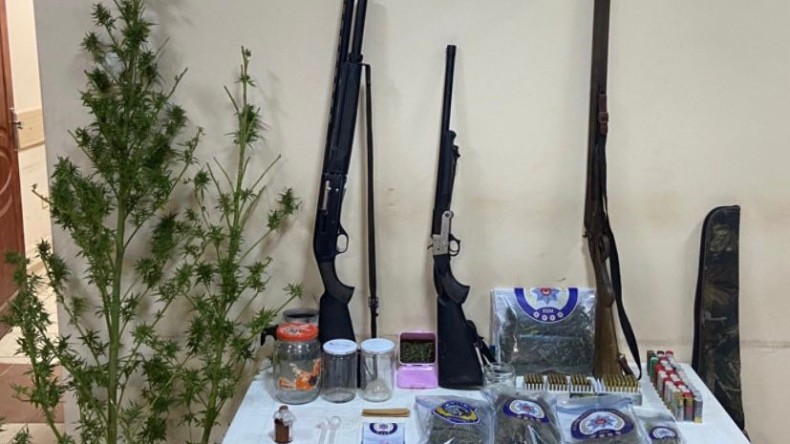 Dur ihtarına uymadılar, uyuşturucuyla yakalandılar