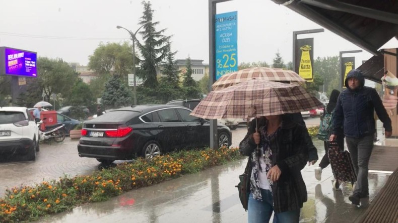 Kocaeli’de yağış etkili oluyor; Bir uyarı daha geldi