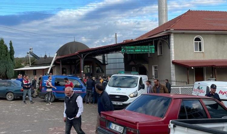 Minareden düşen işçi hayatını kaybetti