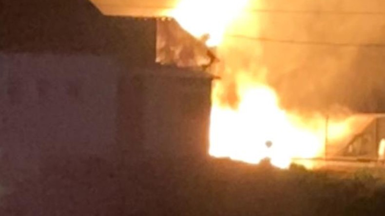 Ahşap çatal-kaşık üreten tesiste korkutan yangın