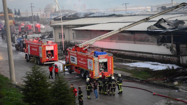 İtfaiye’den yangına jet müdahale; Vali Yavuz’dan açıklama…