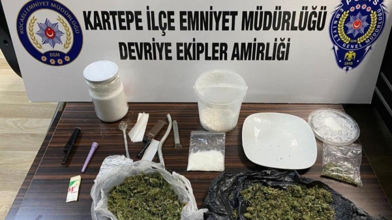 Kartepe’de durdurulan araçta esrar ele geçirildi