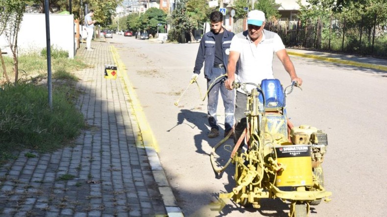 Kartepe’de 18 km bordür boyandı