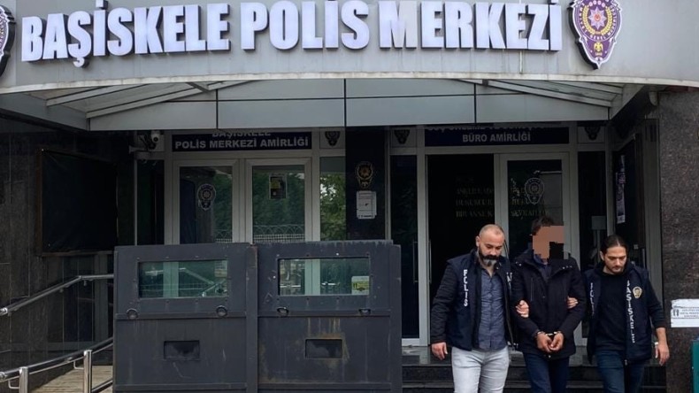 Müşteri gibi girdiği kuyumcudan bilezik çaldı