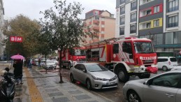 Zincir marketin deposunda korkutan yangın