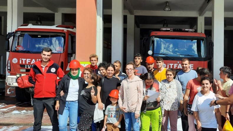 Özel çocuklardan Büyükşehir İtfaiyesine ziyaret