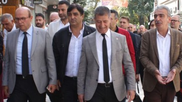 Lastik-İş Genel Başkanı Alaaddin Sarı sahaya indi, esnafı dinledi