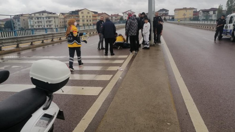 Sıcak yemek yetiştirmek için canını hiçe saydı