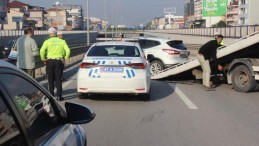 Kartepe’de kaza; 1’i polis 3 yaralı