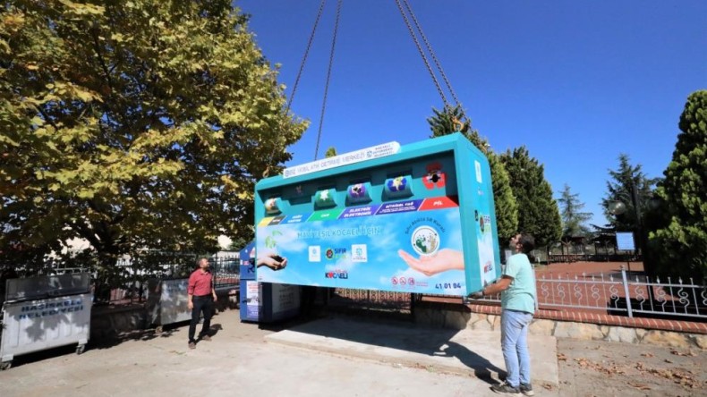 Başiskele’de 6 noktaya mobil atık merkezi kuruldu