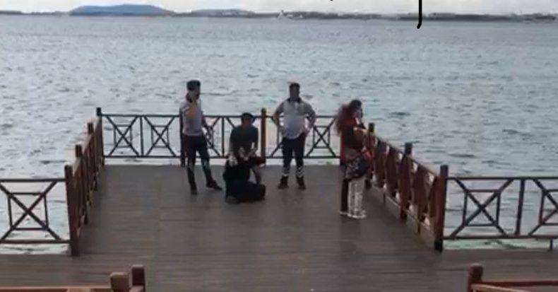 Eşiyle tartıştı denize atlayıp intihar etmek istedi!