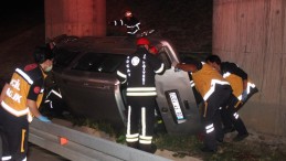 Metrelerce sürüklenip viyadük ayağına çarptı; Hayatını kaybetti!