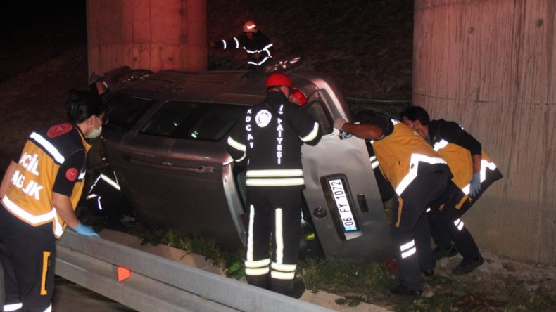 Metrelerce sürüklenip viyadük ayağına çarptı; Hayatını kaybetti!