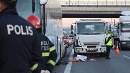 TEM’de iki araç arasında kalarak can verdi