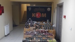 Durdurulan minibüsten 2 tona yakın kaçak nargile tütünü çıktı