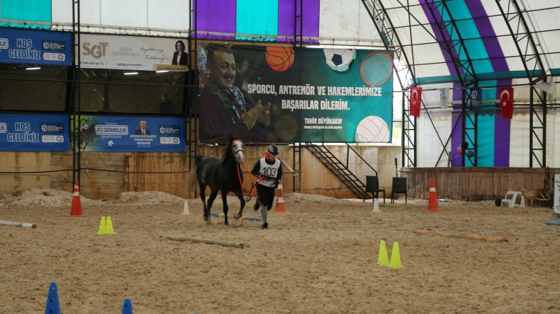 Türkiye Atlı Dayanıklılık yarışmaları nefesleri kesti
