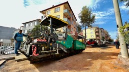 Bin 300 metrelik yola 2 bin 500 ton asfalt serildi