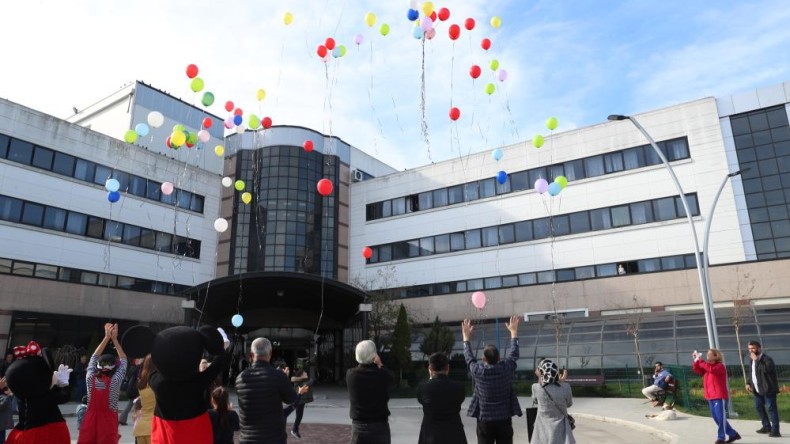Tüm balonlar bugün onlar için gökyüzüne bırakıldı