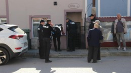 Tabancayı temizlerken kendini vurdu