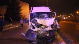 Sebze-meyve haline giderken kaza yaptılar