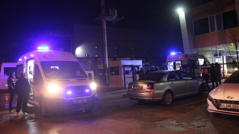 Zehirlenen çok sayıda fabrika işçisi hastaneye kaldırıldı