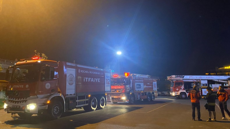 Bursa’daki tekstil fabrikası yangınına Kocaeli İtfaiyesinden müdahale