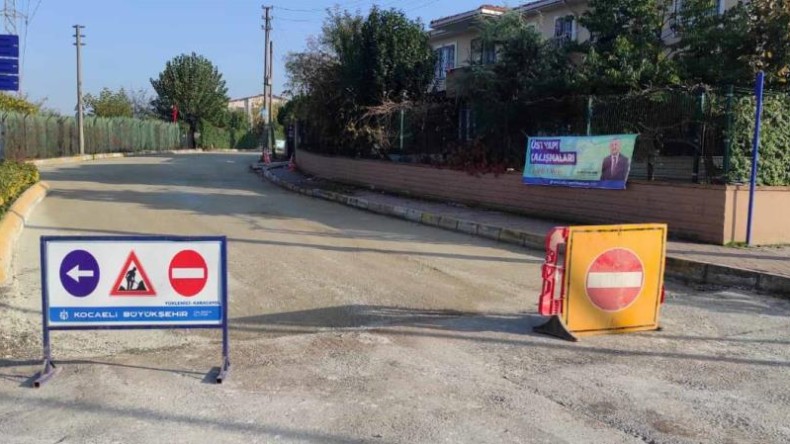 Yeniköy Çınar Caddesi’ne bin ton asfalt