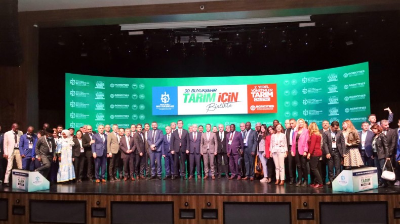 Çalıştaya gelen konuklar gala yemeğinde buluştu