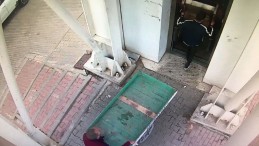 8 kişi dolu bir pazar arabası ile bindi!