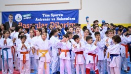 Minik bedenler karate şampiyonasında ter döktü