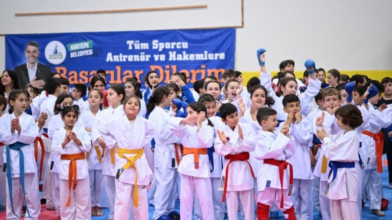Minik bedenler karate şampiyonasında ter döktü