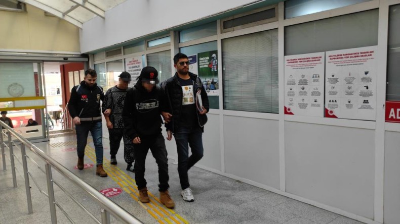 Havaya ateş edip o anları sosyal medyada paylaştılar