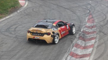 Nefesler tutuldu, drift gösterisi adrenalin dolu anlar yaşattı