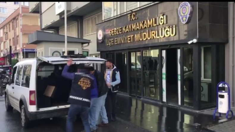 Akü hırsızları tutuklandı