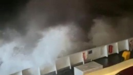 Marmara Denizinde korku dolu anlar: Dalgalar metrelerce yükseldi