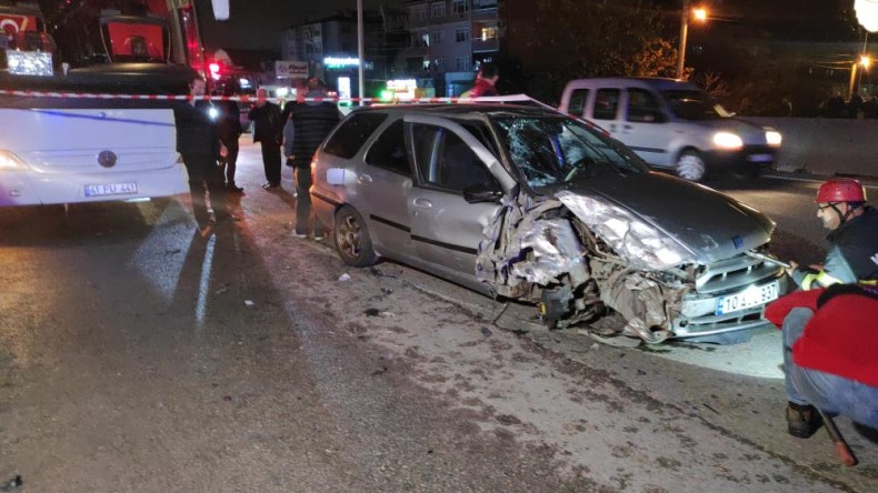 Kocaeli’de korkunç kaza; 1’i ağır 5 yaralı