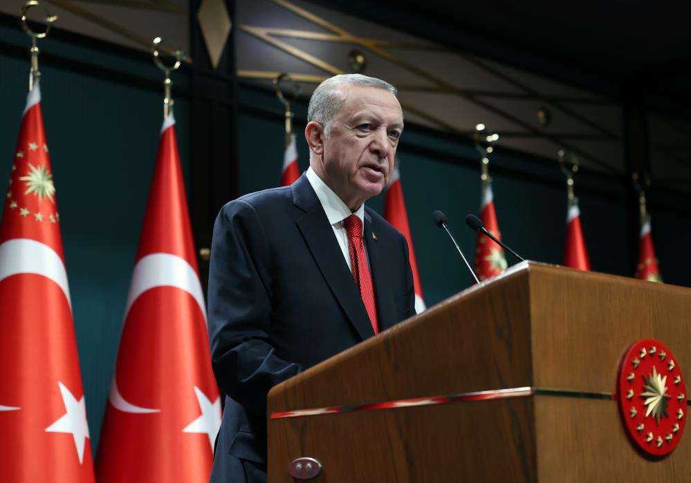 Cumhurbaşkanı Erdoğan’dan sözleşmeli personele kadro müjdesi